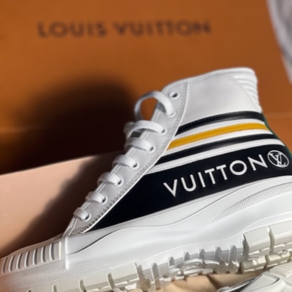 Louis Vuitton sneakers - Picture 8 of 17